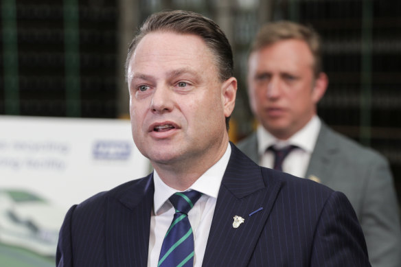 Brisbane’s lord mayor Adrian Schrinner is pressured to resolve a 20-year-old unauthorised fill complaint which is now harming Yeronga residents.