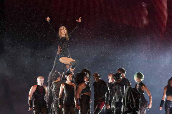 Flashback to 2018, when Taylor Swift’s co<em></em>ncert was delayed by rain.