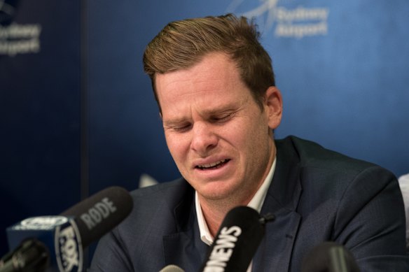 Steve Smith speaks at Sydney Airport after arriving back to a media storm in Sydney in March 2018.