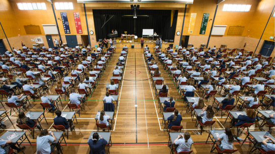 THe number of NSW who are among the world's brightest in PISA tests is falling