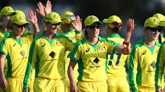 Australia’s national women’s team is shooting for a world record 22nd straight one-day international victory on Sunday.