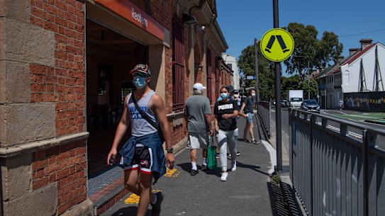 Sydneysiders have adapted to earing masks. 