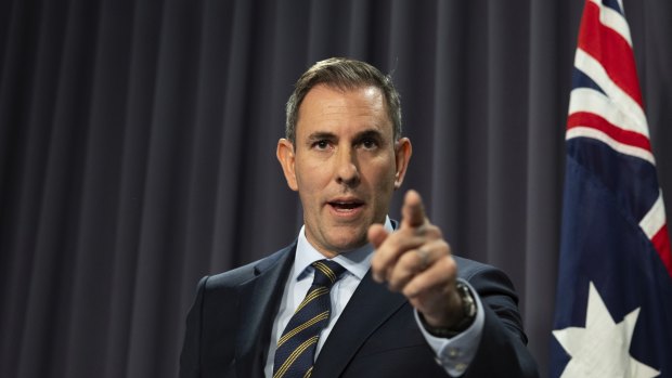 As it happened: High Court dismisses immigration detainee challenge; Treasurer wants Australians to have more babies