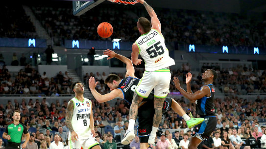 Mitch Creek dunks on Matthew Dellavedova.