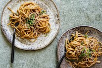 asy peasy sesame noodles.