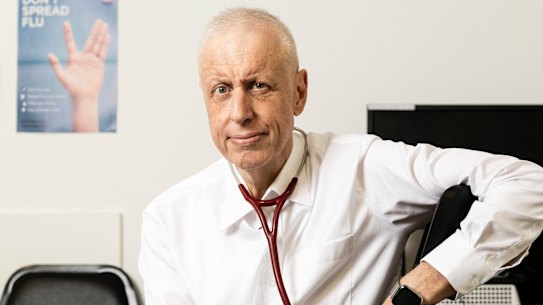 RACGP president Harry Nespolon says doctors must be allowed to bill Medicare for all coronavirus phone calls.