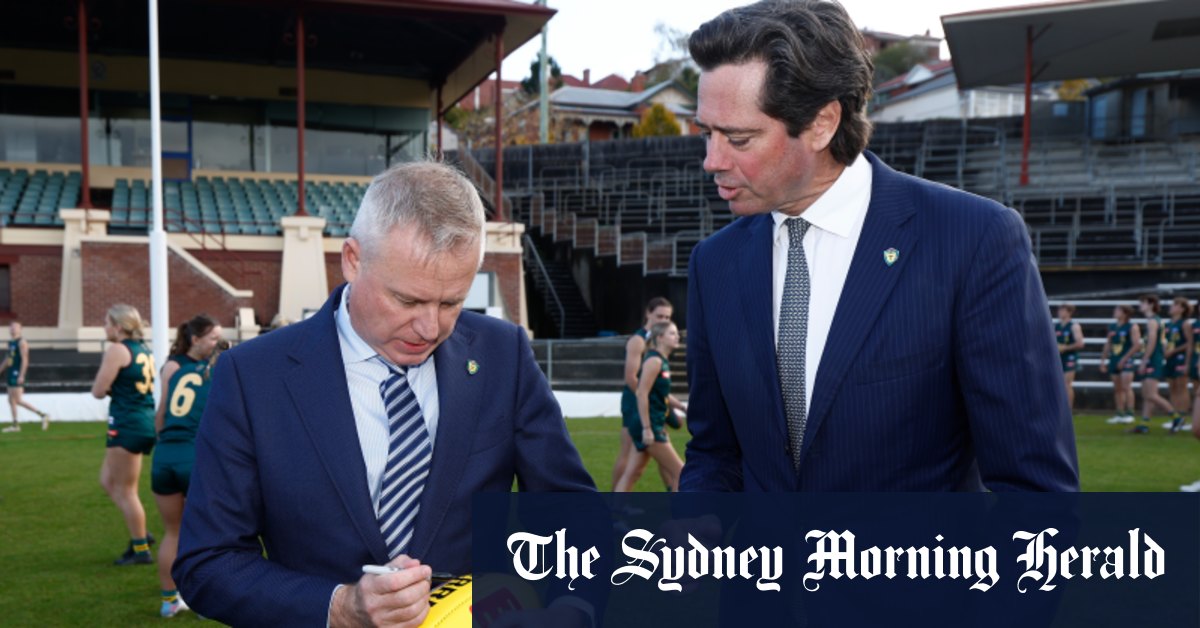 ‘Kill the team’: Premier hits back when Labor says it would scrap new stadium;  Dees faces selection debate