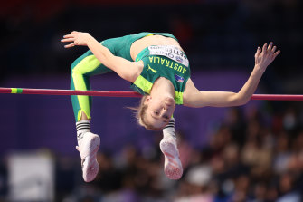Eleanor Patterson on her way to claiming silver and setting a new national record. 