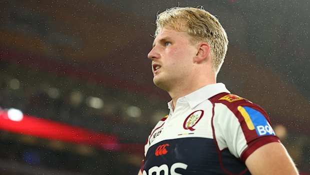 De indrukwekkende vorm van Tom Lynagh voor de Reds heeft hem geplaatst als een sterke kandidaat om de gevestigde Wallabies vijf-achtste Noah Lolesio te ontsnappen.