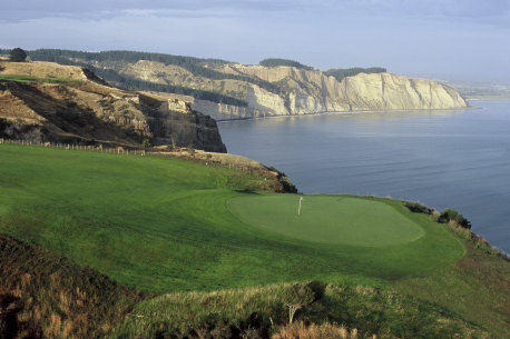 The 15ht hole - Pirate’s Plank - at Cape Kidnappers.