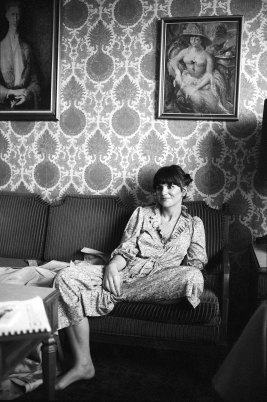 American singer Linda Ronstadt at the Sebel Town House in February, 1979. 