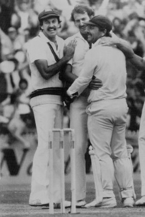 Dennis Lillee is congratulated by his teammates after becoming the highest wicket taker in Test history. December 27, 1981. 