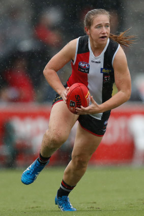 St Kilda’s Rosie Dillon took no part in the second half after sustaining an apparent throat injury.
