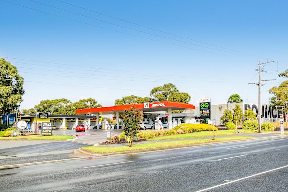 A fuel station in Keysborough that went to a boardroom auction sold for a whopping $2,507,000 above its reserve. 