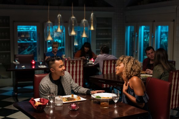 Netflix series Dating Around follows one single person on five first dates.