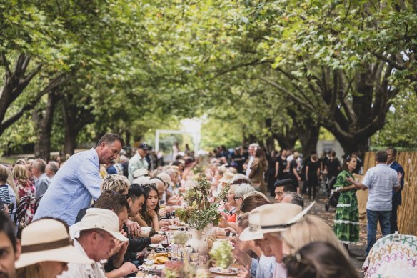 The Sampson Street long lunch at Orange F.O.O.D week takes over the main street.