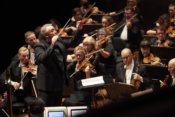 Conductor Jaime Martin leads the Melbourne Symphony Orchestra in their 2022 season finale gala, <I>Bolero</I>!