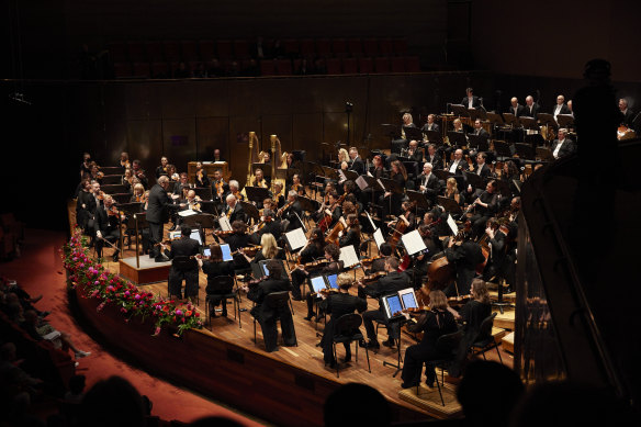 The Melbourne Symphony Orchestra perform their 2022 season finale gala, <I>Bolero</I>!