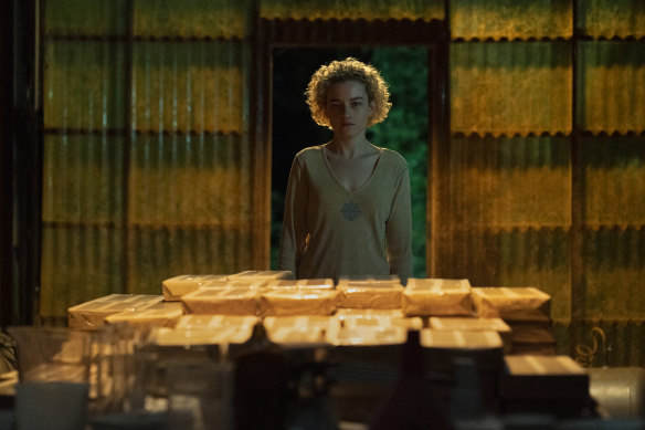 Julia Garner shines in a tour-de-force performance as the shrewd and scrappy Ruth Langmore.