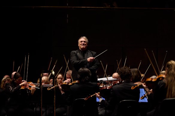 Jaime Martín conducts the Spring Gala. 