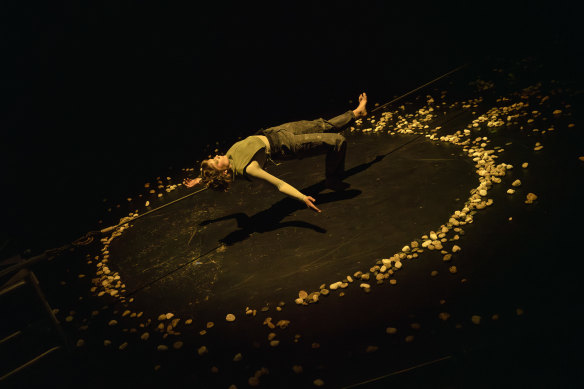 Zaelea Nolte dangles enigmatically in Muse.