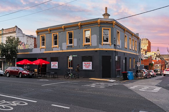 Now Bar Nero – the British Crown Hotel at 14-18 Smith Street in Collingwood.