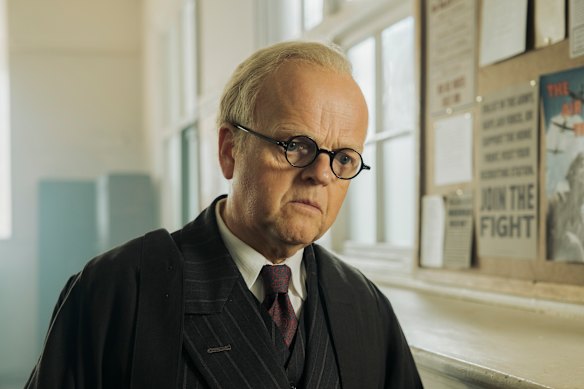 Toby Jones as Philip Burton, the teacher who guided young Richard to success. 