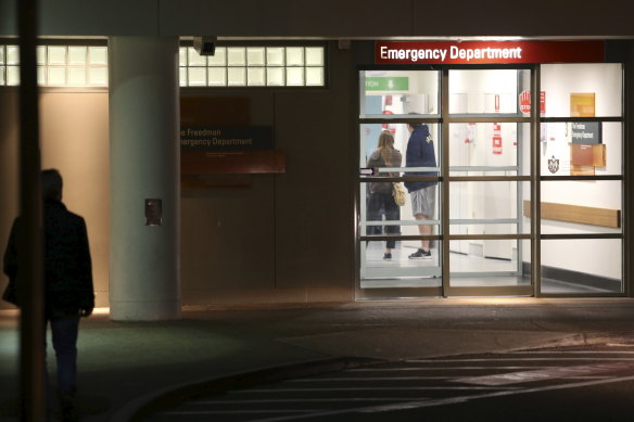 Australia’s top emergency medicine college is pushing for specially trained security guards to be rolled out at every Victorian emergency department, 24-hours a day.