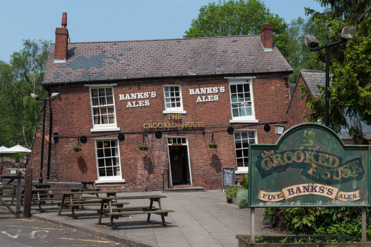 Crooked house stream deals