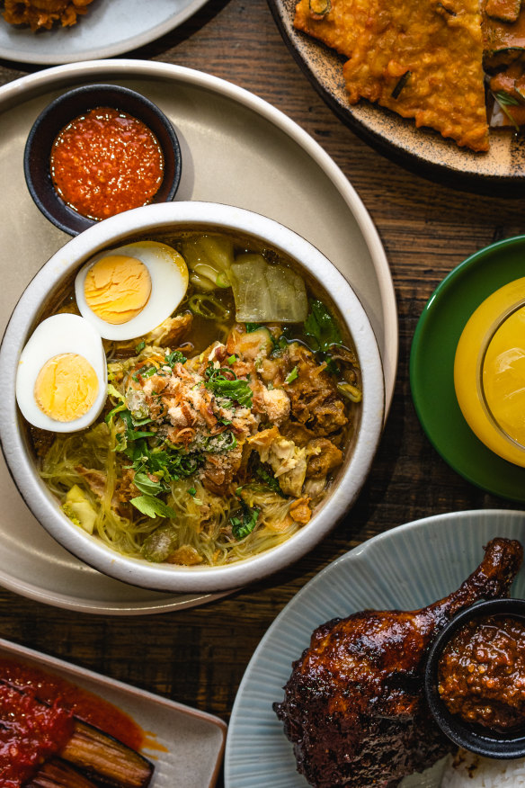 Noodles with broth.