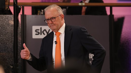 Albanese won the debate according to a poll of the 100 undecided voters at the debate.