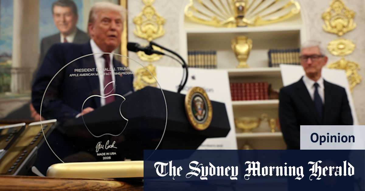 ドナルドトランプとアップルCEOの楕円形のオフィスでのティムクックの写真