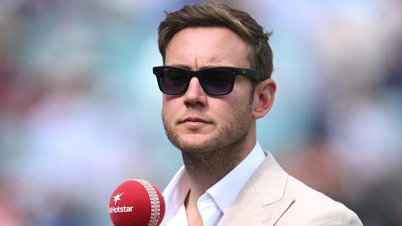 Spirit of Australia: Qantas makes Stuart Broad take a walk