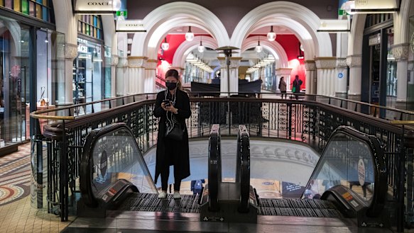 Many retailers in Sydney's CBD have cut trading hours as shoppers shun the city after dark.