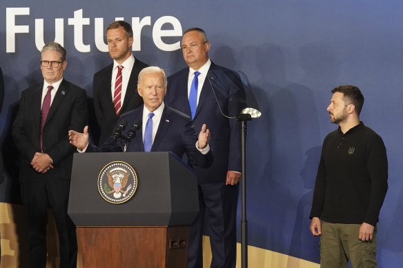 US President Joe Biden introduces Ukrainian President Zelensky as President Putin.