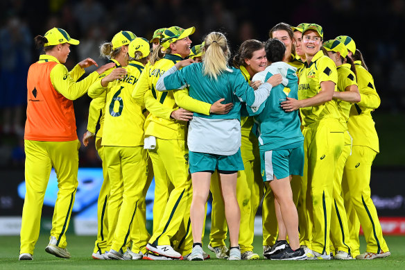 Aussies celebrate winning the World Cup.