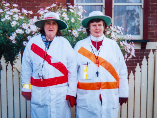Sue Egan, left, and Roslyn Olerhead in the 1990s at the Brunswick South Primary School crossing.