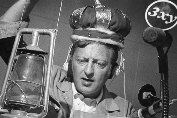 Graham Kennedy broadcasting from the 3XY studio, Melbourne, in 1971.