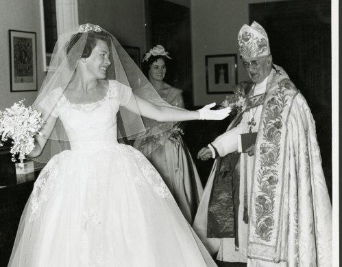 Diana Fisher (née Davis) married Humphrey Fisher at the chapel at Lambeth Palace, London, 1959.