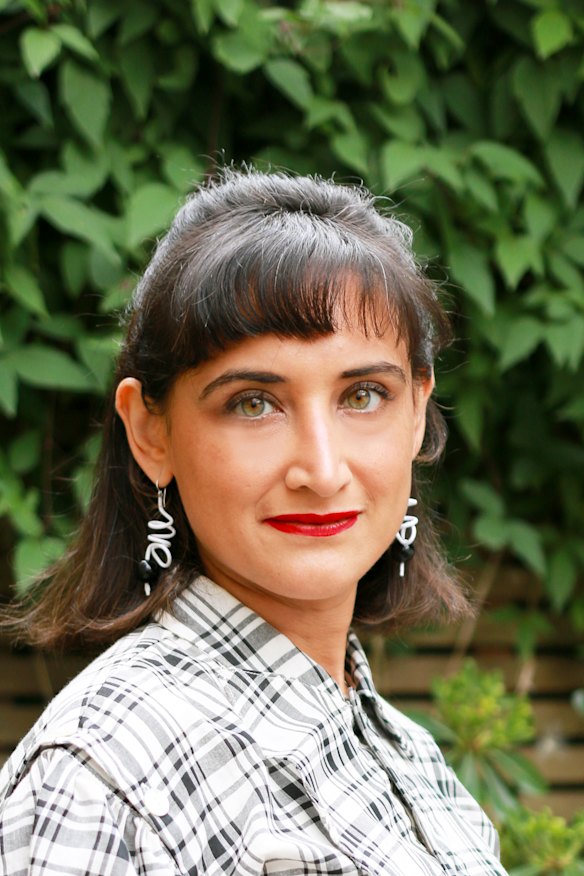 Curator Priya Khanchandani explores the contemporary movement and context around saris.