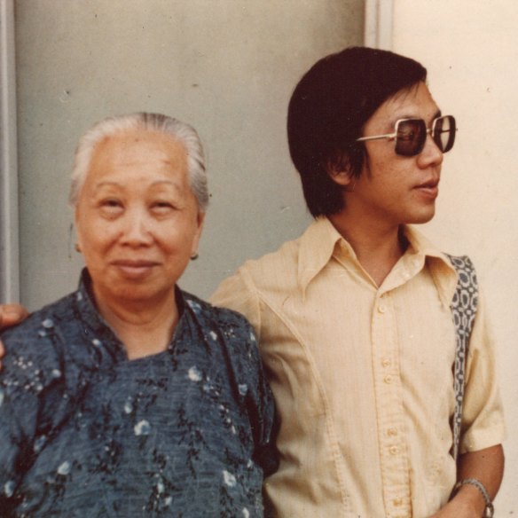 Tony Tan in the 1970s with his mother outside the family’s kopitiam (coffee shop) in Kuantan.