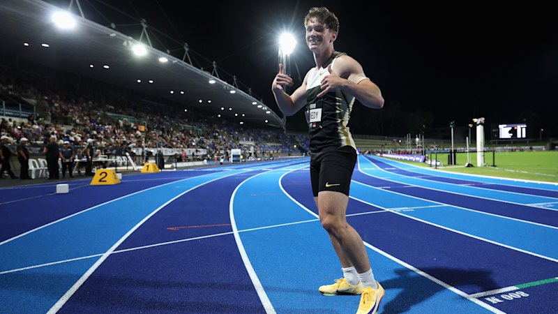 ‘It felt easy’: Kennedy breaks 10-second barrier, makes history in stunning run