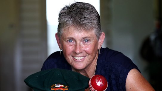Former Australian cricket captain Lyn Larsen is being inducted into the Australian cricket hall of fame.