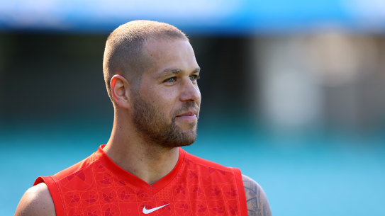 Lance Franklin speaks to the media after re-signing with the Swans.