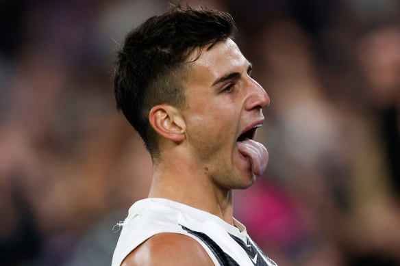 Daicos delivers match-winning goal as Pies upstage Blues in epic