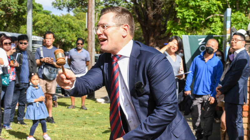 Young family drops $4,445,000 on Strathfield house at auction, plans a renovation