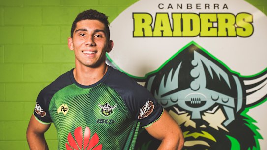 Former All Blacks sevens player Bailey Simonsson has set his sights on making his Raiders debut next year.