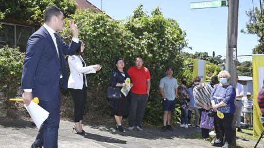 Auction bidders are nervous about pricing.