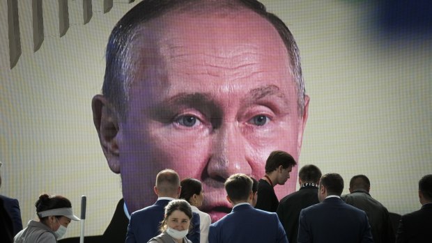 ‘House of cards’: Russia’s booming economy could lead to big problems