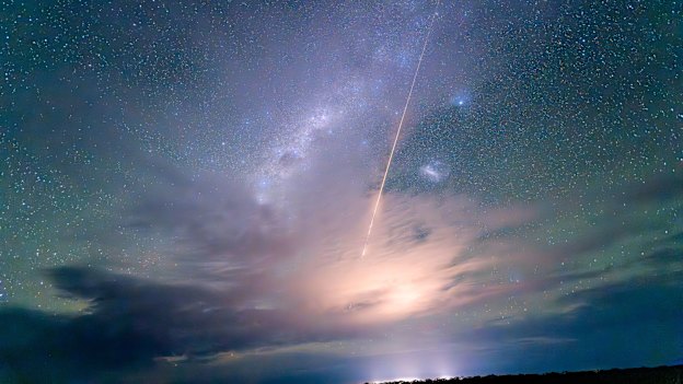 A Varda capsule as it re-enters over the Koonibba Test Range.